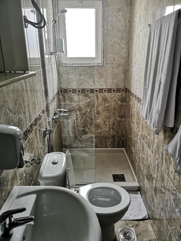 Отель Hotel Ideal Подгорица
