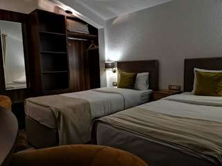 Отель Hotel Ideal Подгорица Двухместный номер с 2 отдельными кроватями-2