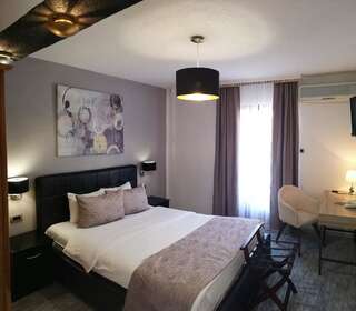 Отель Hotel Ideal Подгорица Двухместный номер Делюкс с 1 кроватью и балконом-1