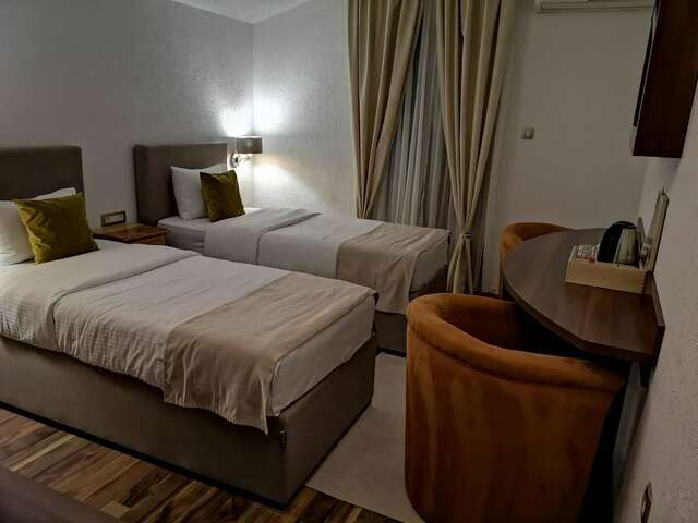 Отель Hotel Ideal Подгорица-17