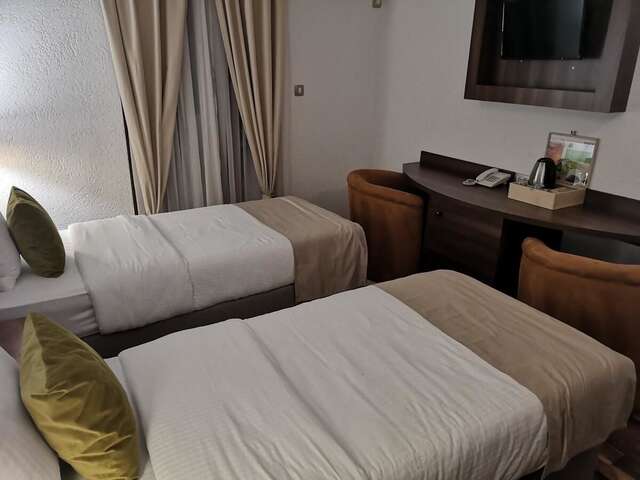 Отель Hotel Ideal Подгорица-18